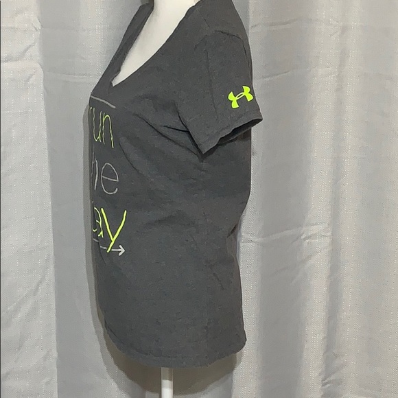 Under Armour Run the Day t shirt - Picture 3 of 6